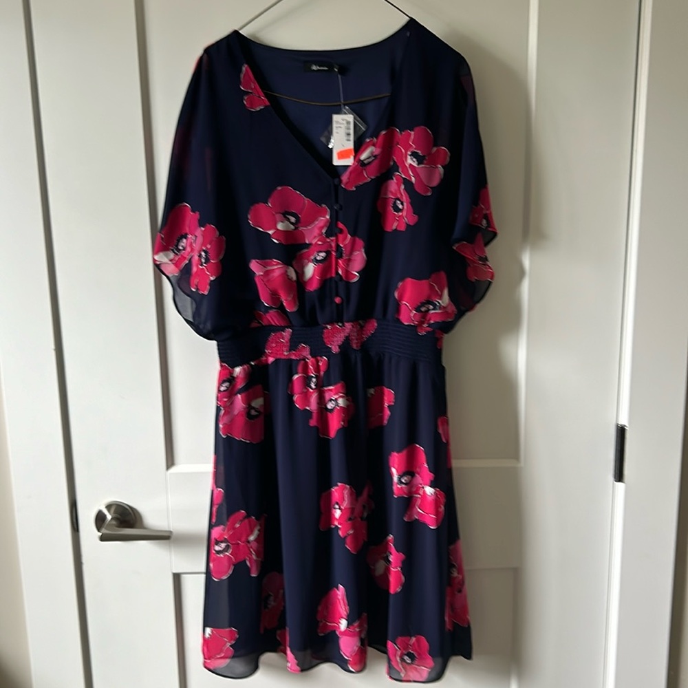 Light and flowy floral dress size large never worn